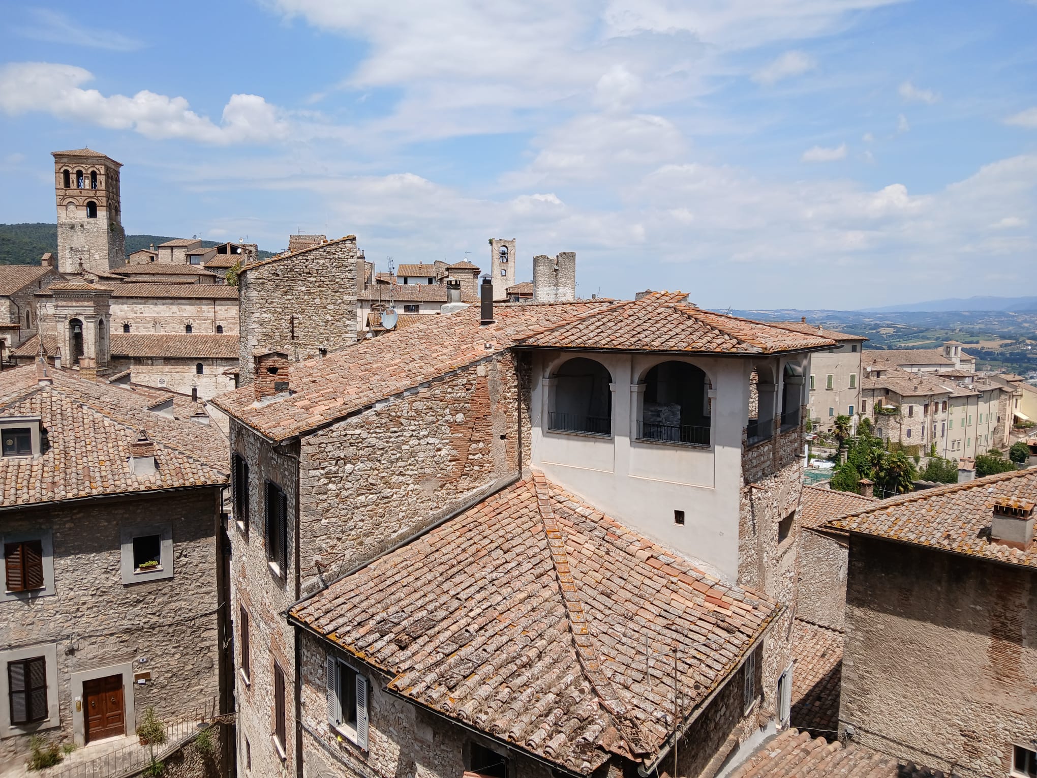 narni centro storico piazza della comunita piazza garibaldi luminoso panoramico 8.jpg